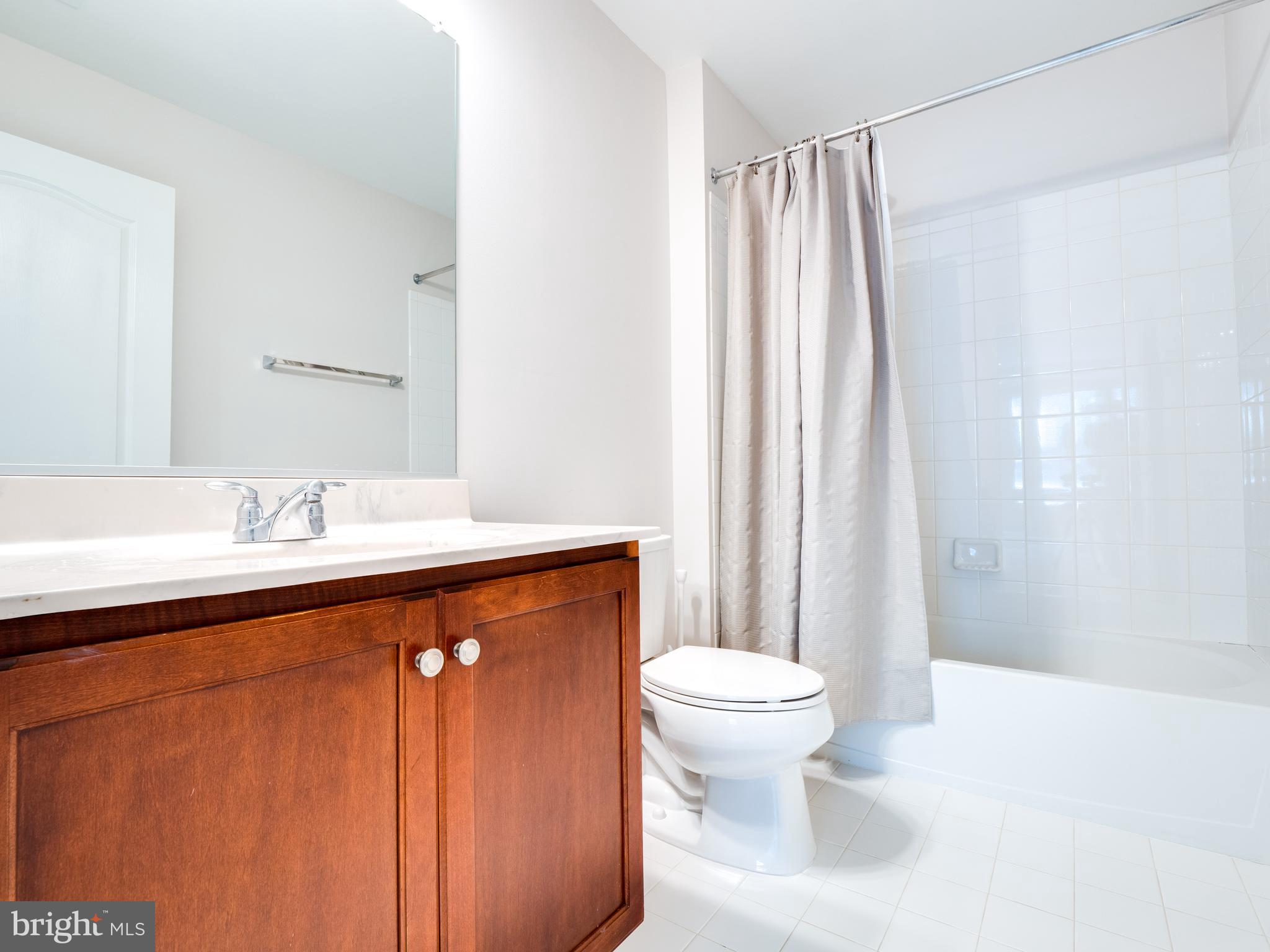 LOUDOUN VALLEY ESTATES 2 - Residential Lease