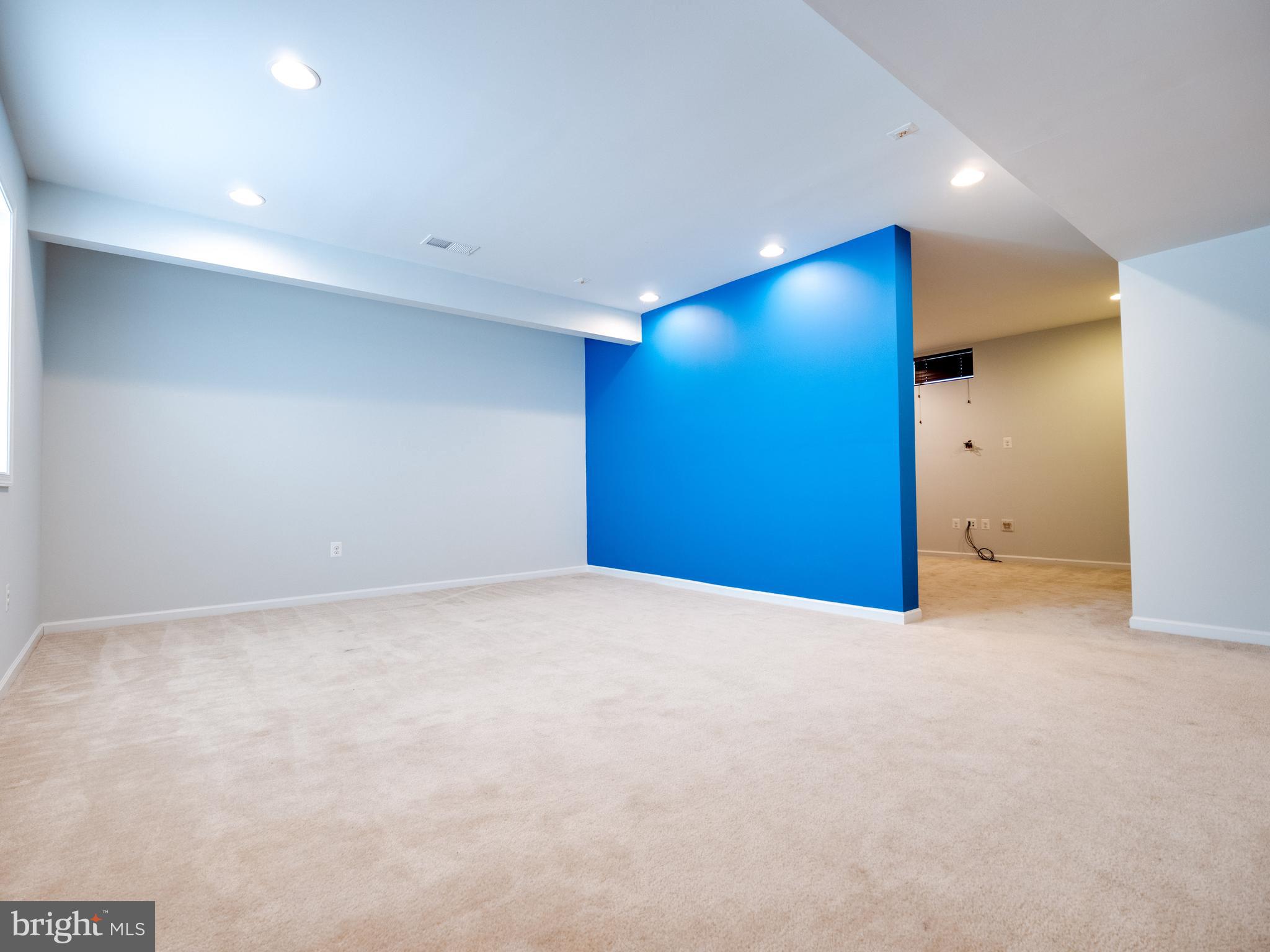 LOUDOUN VALLEY ESTATES 2 - Residential Lease