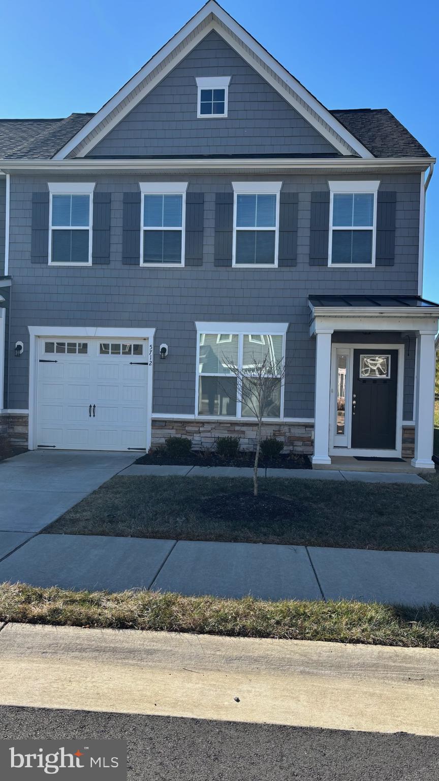 5712 FINLEY ROSE COURT