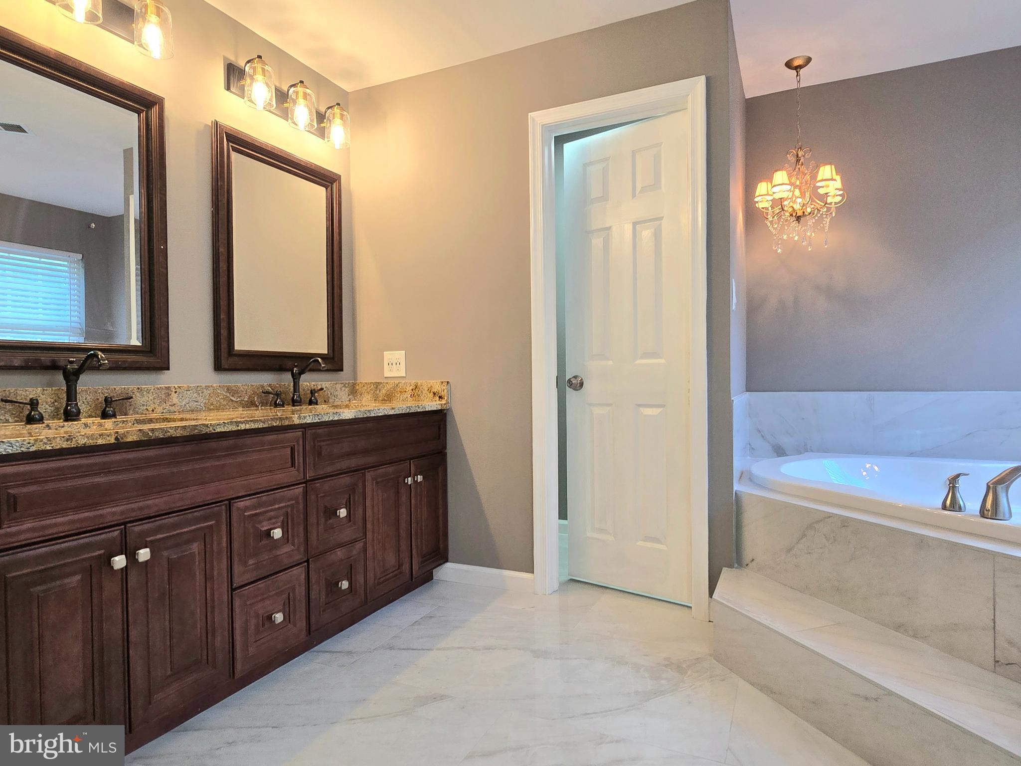 GLENSHIRE ESTATES - Residential