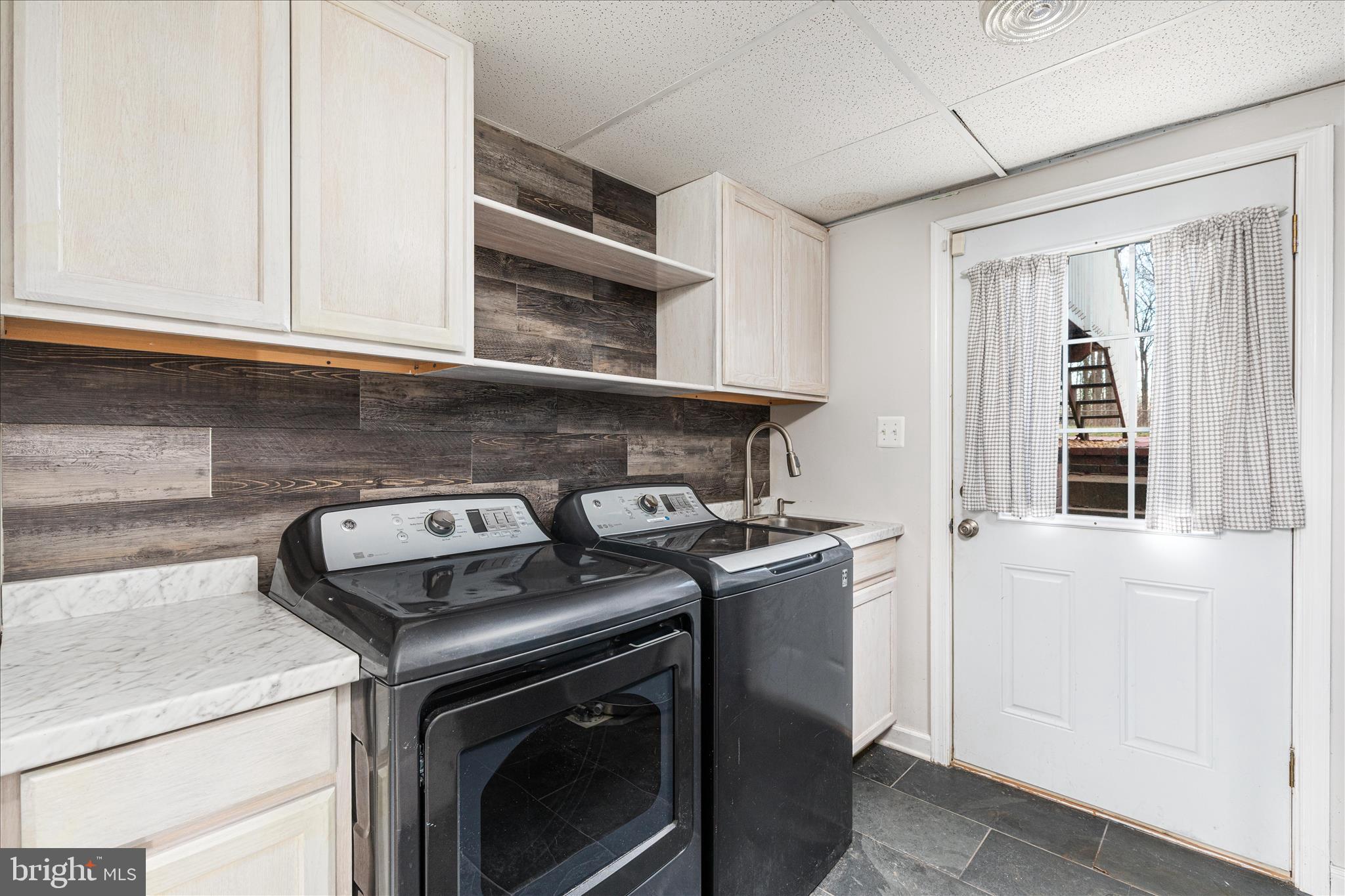 WATERFALL - Residential