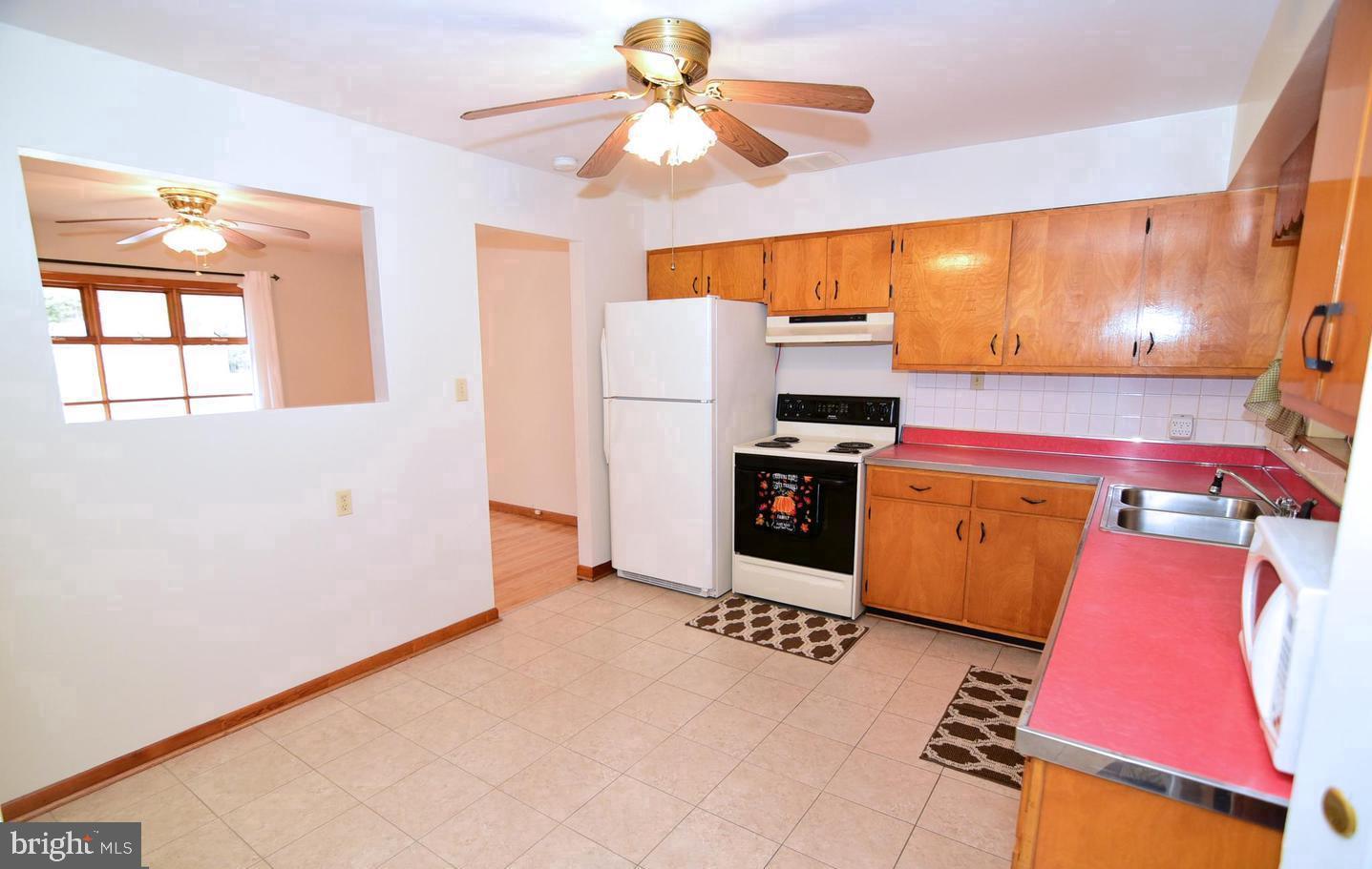 WARRLINDA VILLAGE - Residential Lease