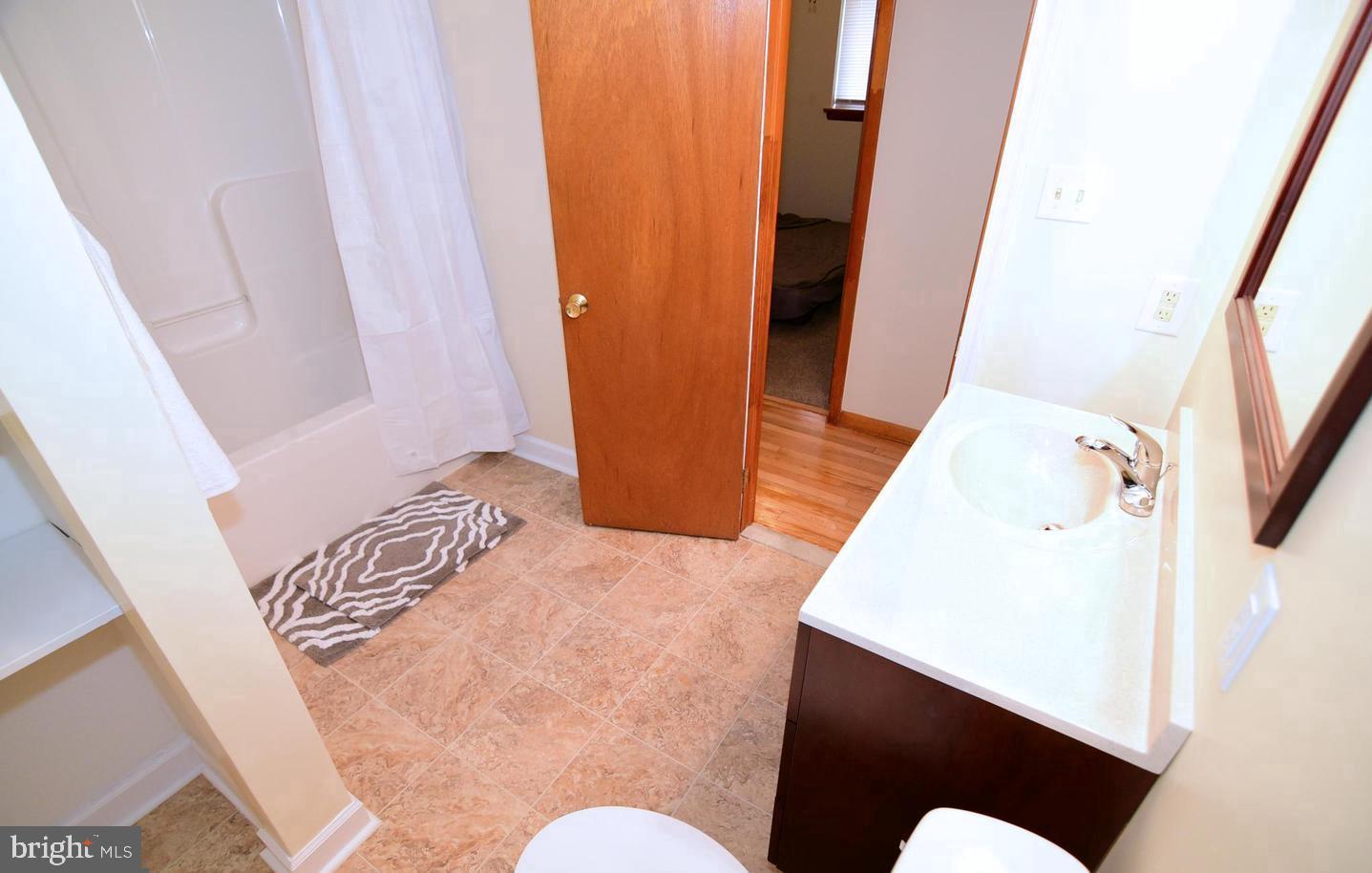 WARRLINDA VILLAGE - Residential Lease