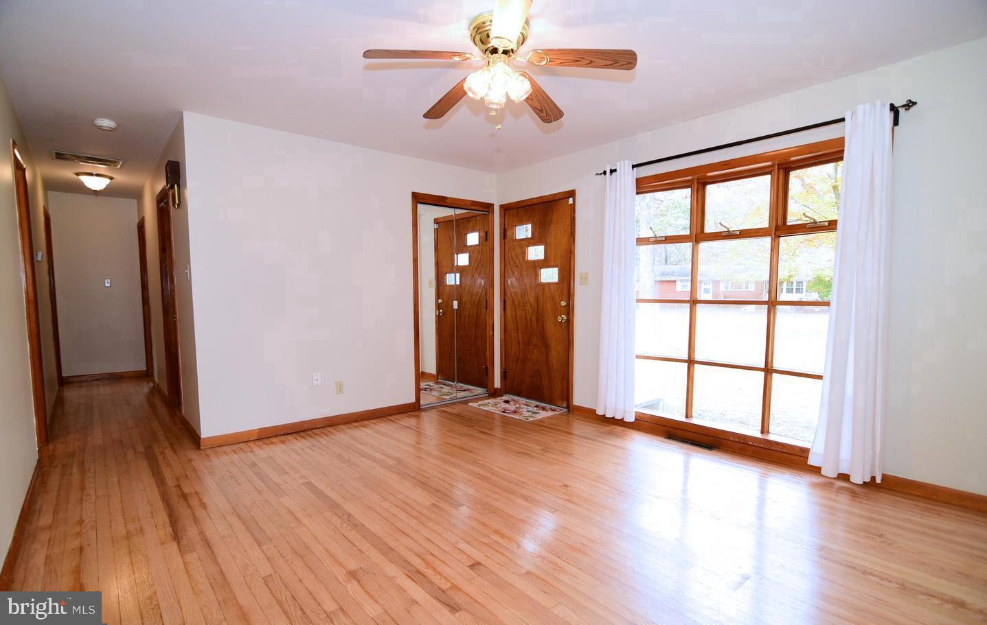 WARRLINDA VILLAGE - Residential Lease