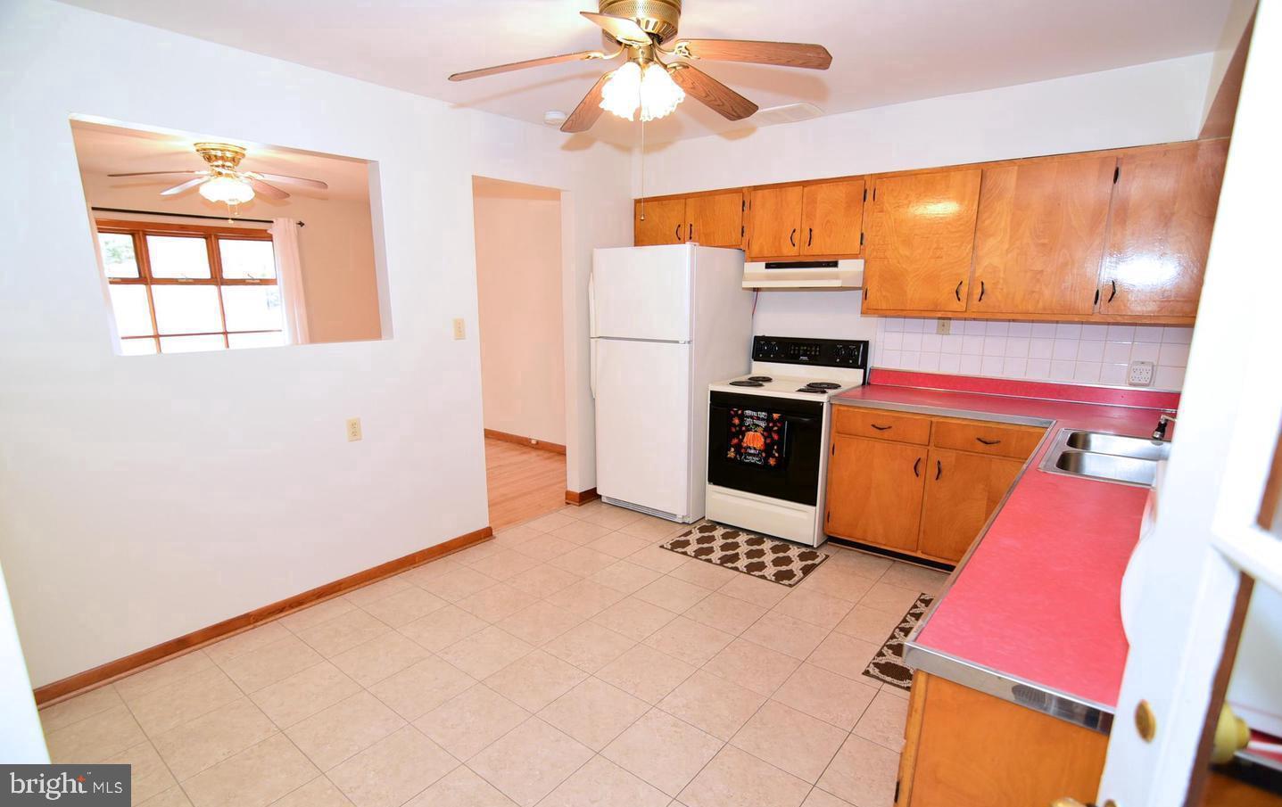 WARRLINDA VILLAGE - Residential Lease