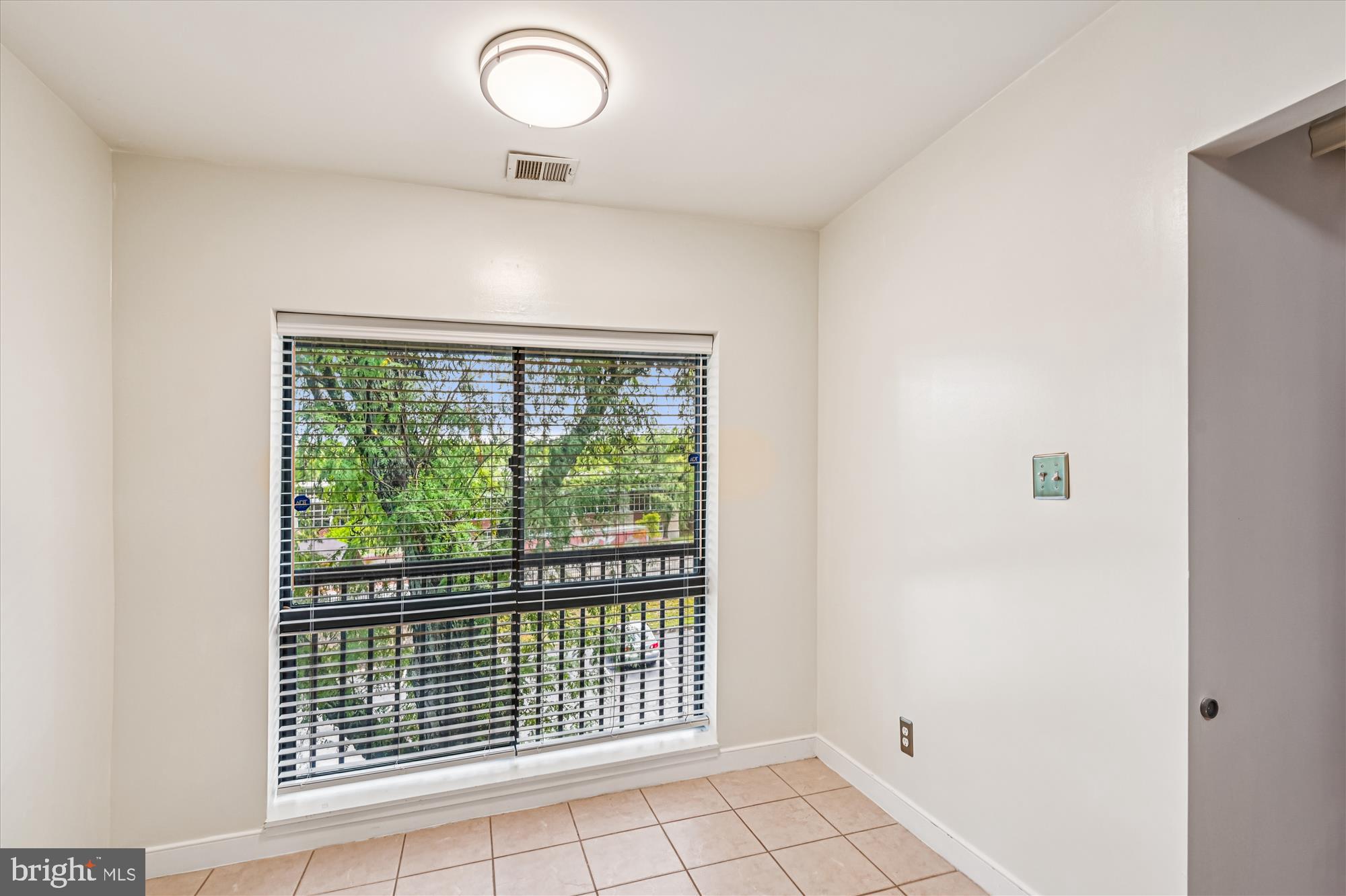 NORTH GREEN CONDOMINIUMS - Residential