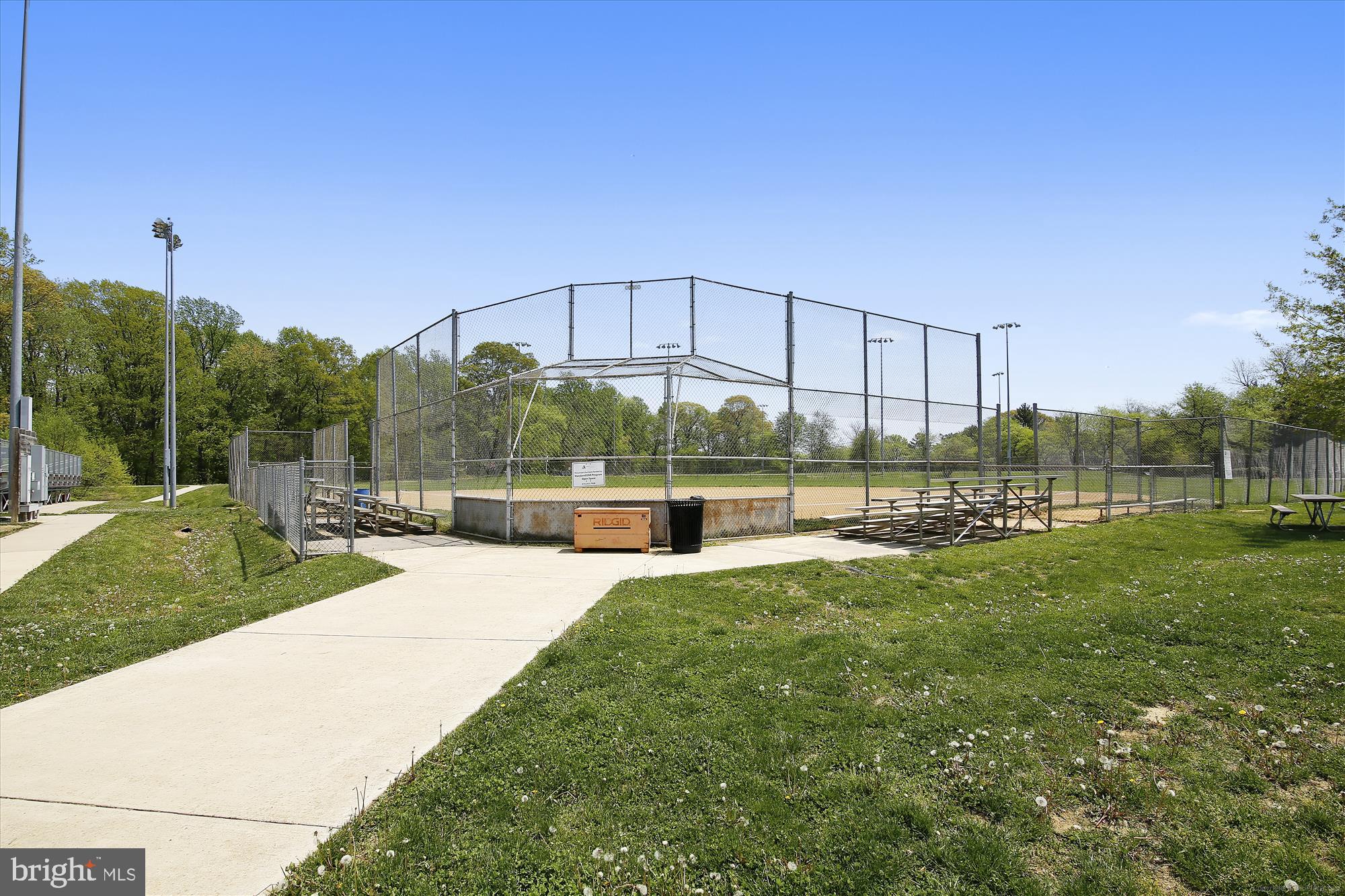 NORTH GREEN CONDOMINIUMS - Residential