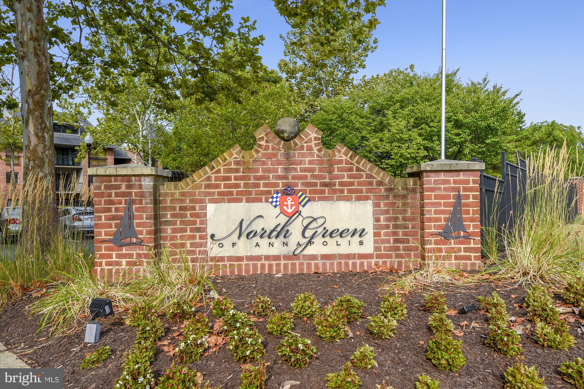 NORTH GREEN CONDOMINIUMS - Residential
