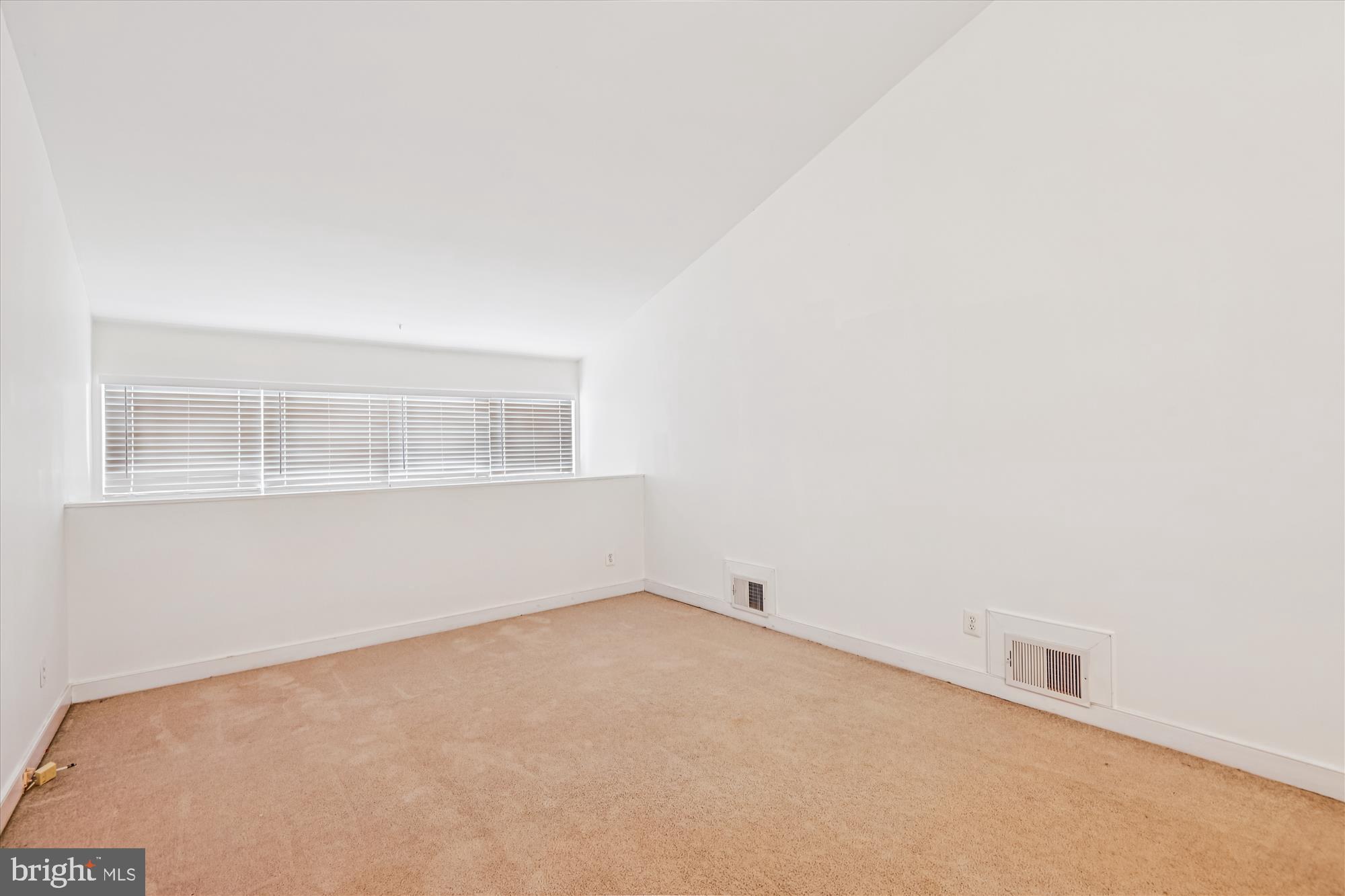 NORTH GREEN CONDOMINIUMS - Residential