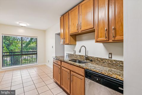 Property photo of 300 Hilltop Lane 300i, Annapolis, MD 21403
