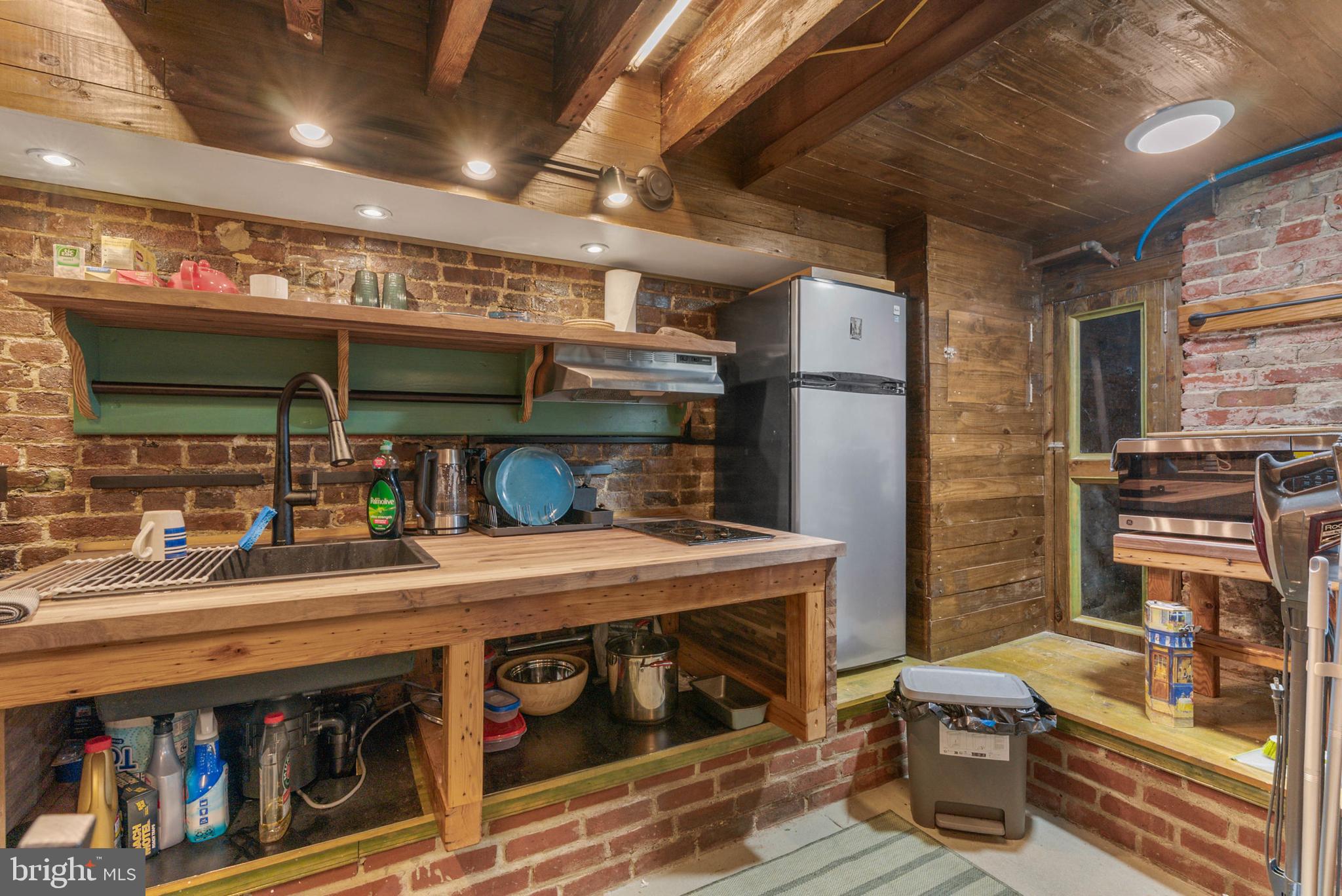 SOCIETY HILL - Commercial Sale