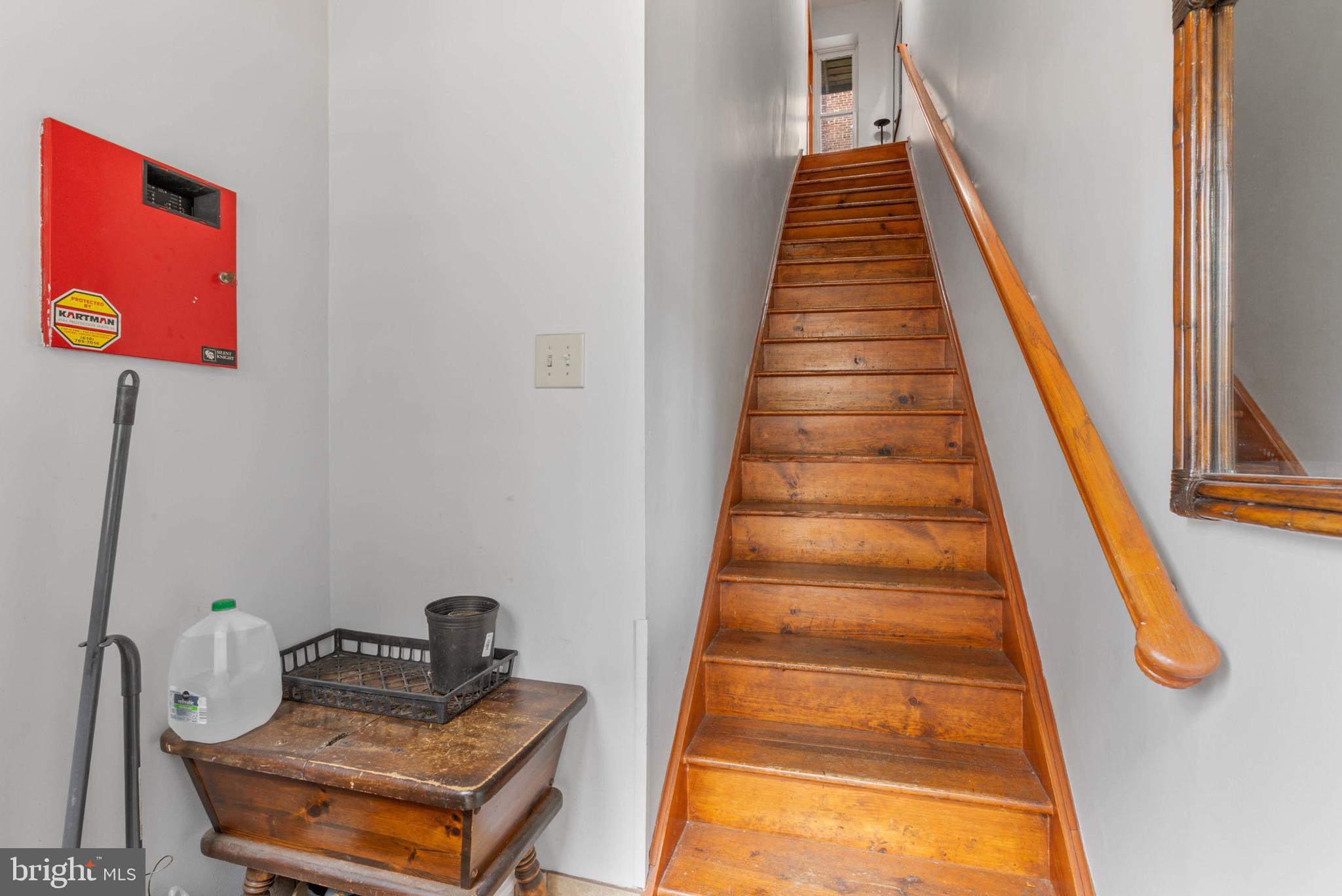 SOCIETY HILL - Commercial Sale