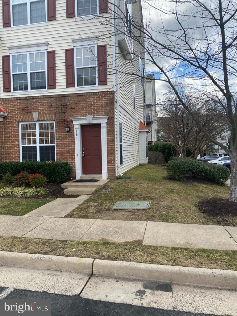 MCNAIR FARMS - Residential Lease