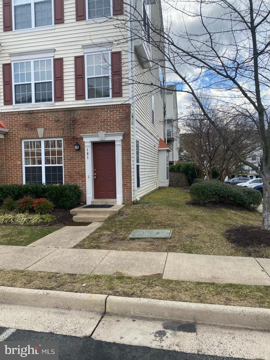 Fabulous Welcoming 2 Bedroom 2 .5 Bath 2-Level Townhouse Style End Unit Condo in Central McNair Farms Community Close to 100's of Great Employers, Toll Road, Metro Station Restaurants and Shopping.  New Two-Tone Paint Throughout.  Laminate Floors on Main Level.  Unit has a Cozy Fireplace, Patio on Main Level and a Spacious Balcony on the Second Level.  Appliances include Gas Range, Dishwasher, Built-in Microwave, Refrigerator, and Disposal, on Main Level.  Washer & Dryer are on Bedroom Level.  Spacious Master Bedroom has a Walk in Closet, Ceiling Fan and Balcony.  Master Bath has Standing Shower & a Soaking Tub.   Second Bedroom features an attached Full Bath, a Ceiling Fan and a Closet.  Contact Agent for Combo Info.     Vacant and Readily Available.  Photos to be posted.  Thanks for Showing.