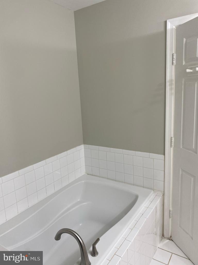 MCNAIR FARMS - Residential Lease