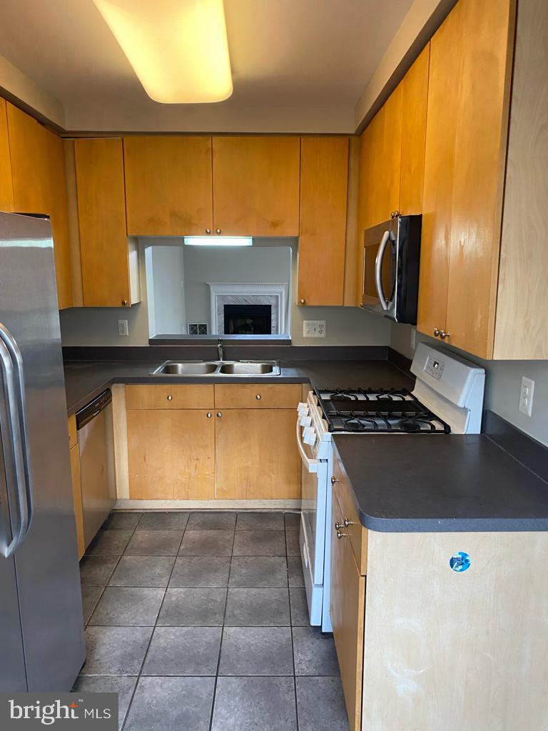 MCNAIR FARMS - Residential Lease