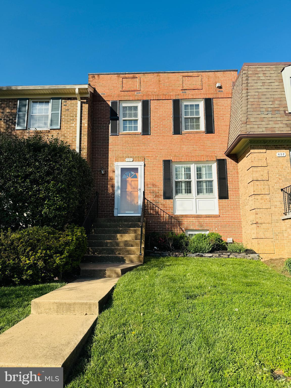 VILLAGE SQUARE - Residential Lease