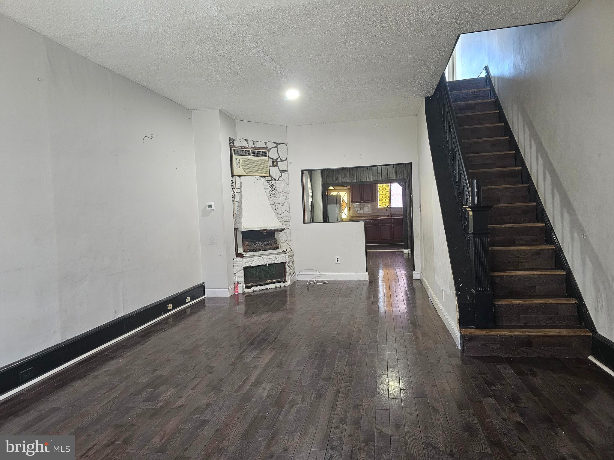 HARROWGATE - Residential