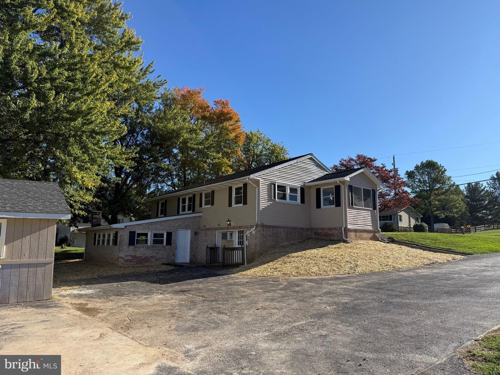Photo of 91 Sunset Drive, HANOVER, PA 17331 (MLS # PAYK2092532)