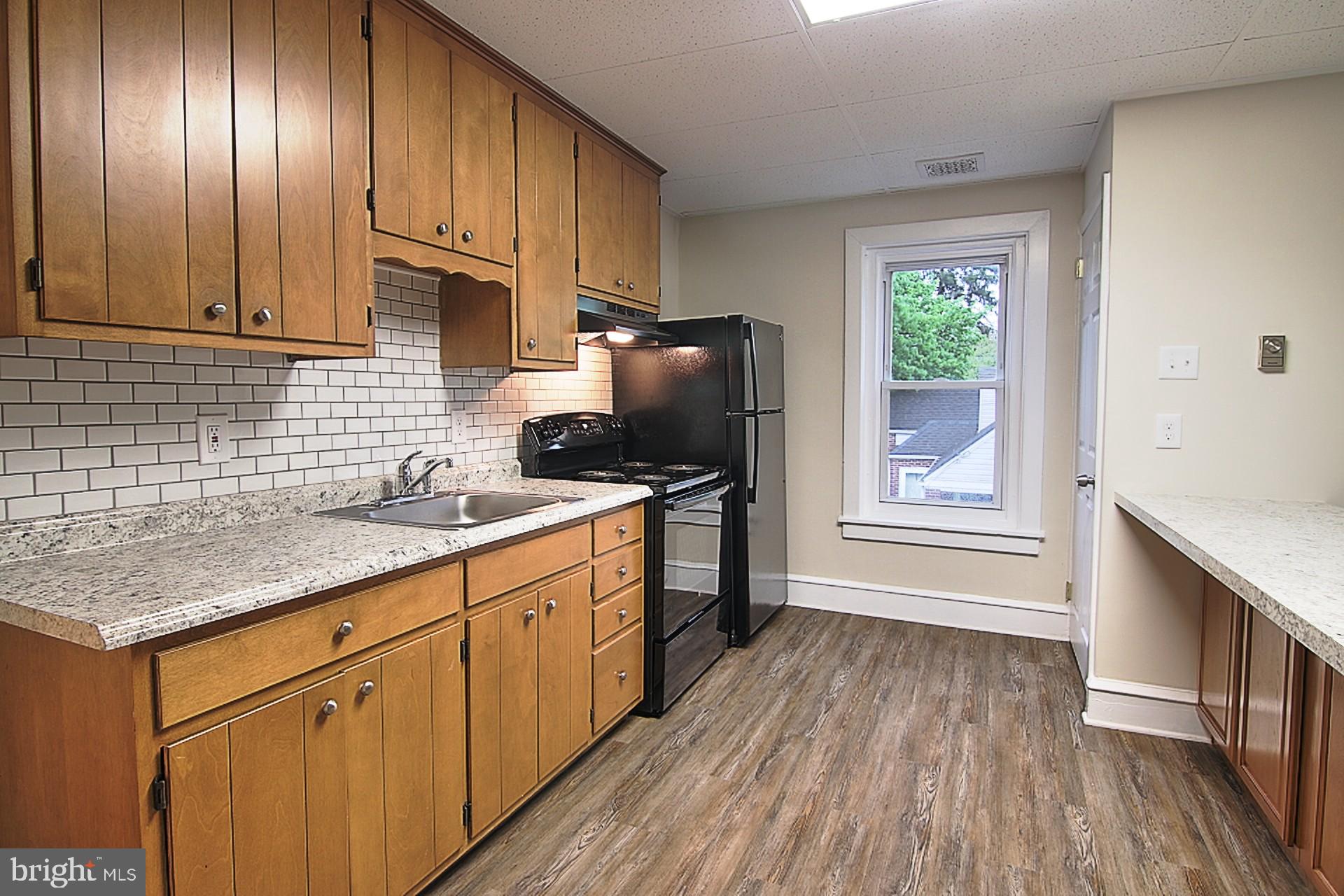 658 S READING AVENUE 2ND FLOOR