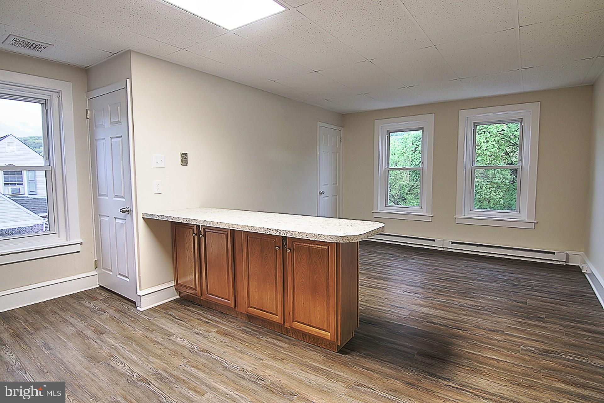 658 S READING AVENUE 2ND FLOOR