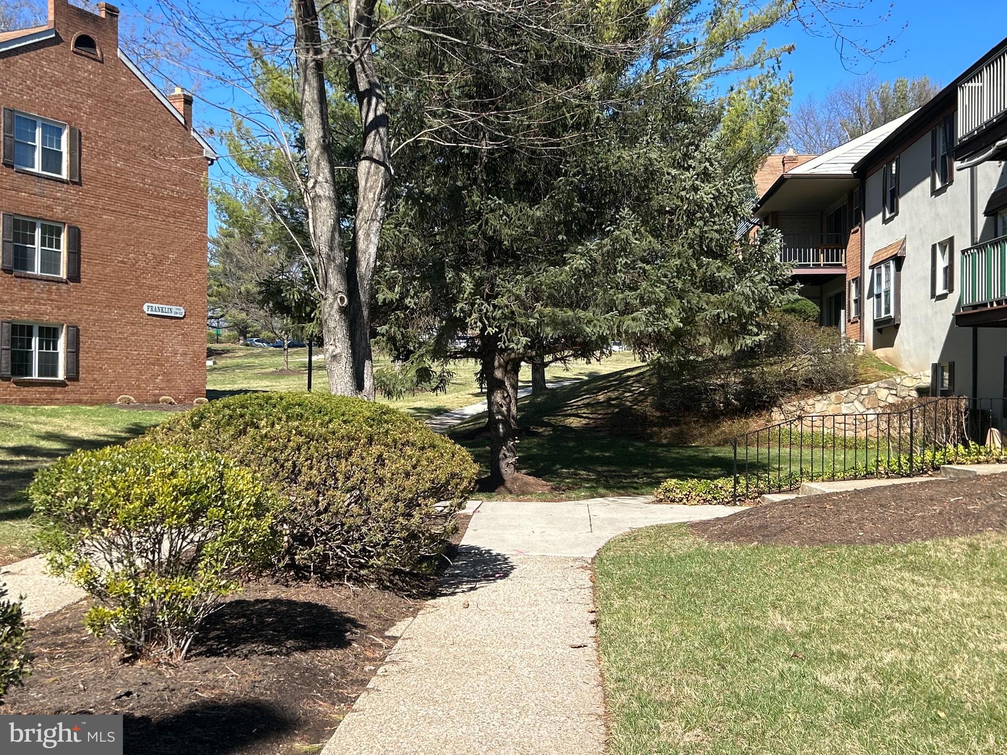 GLENHARDIE - Residential Lease