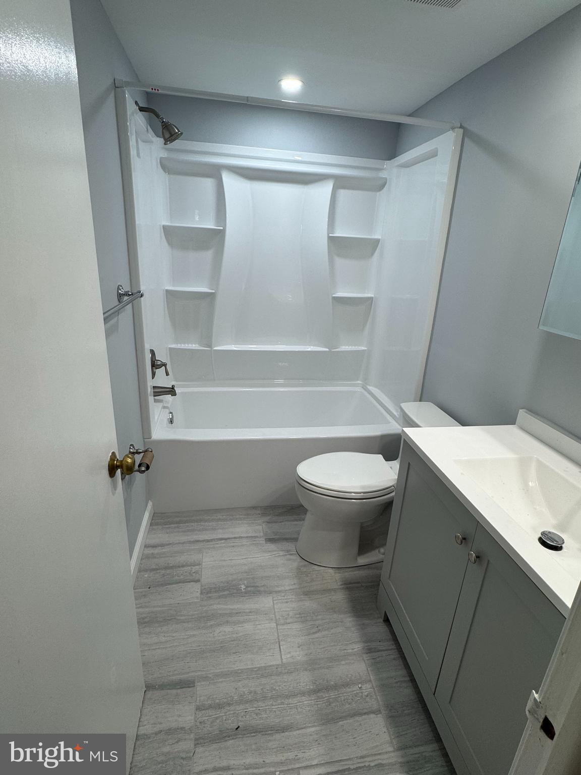 GLENHARDIE - Residential Lease