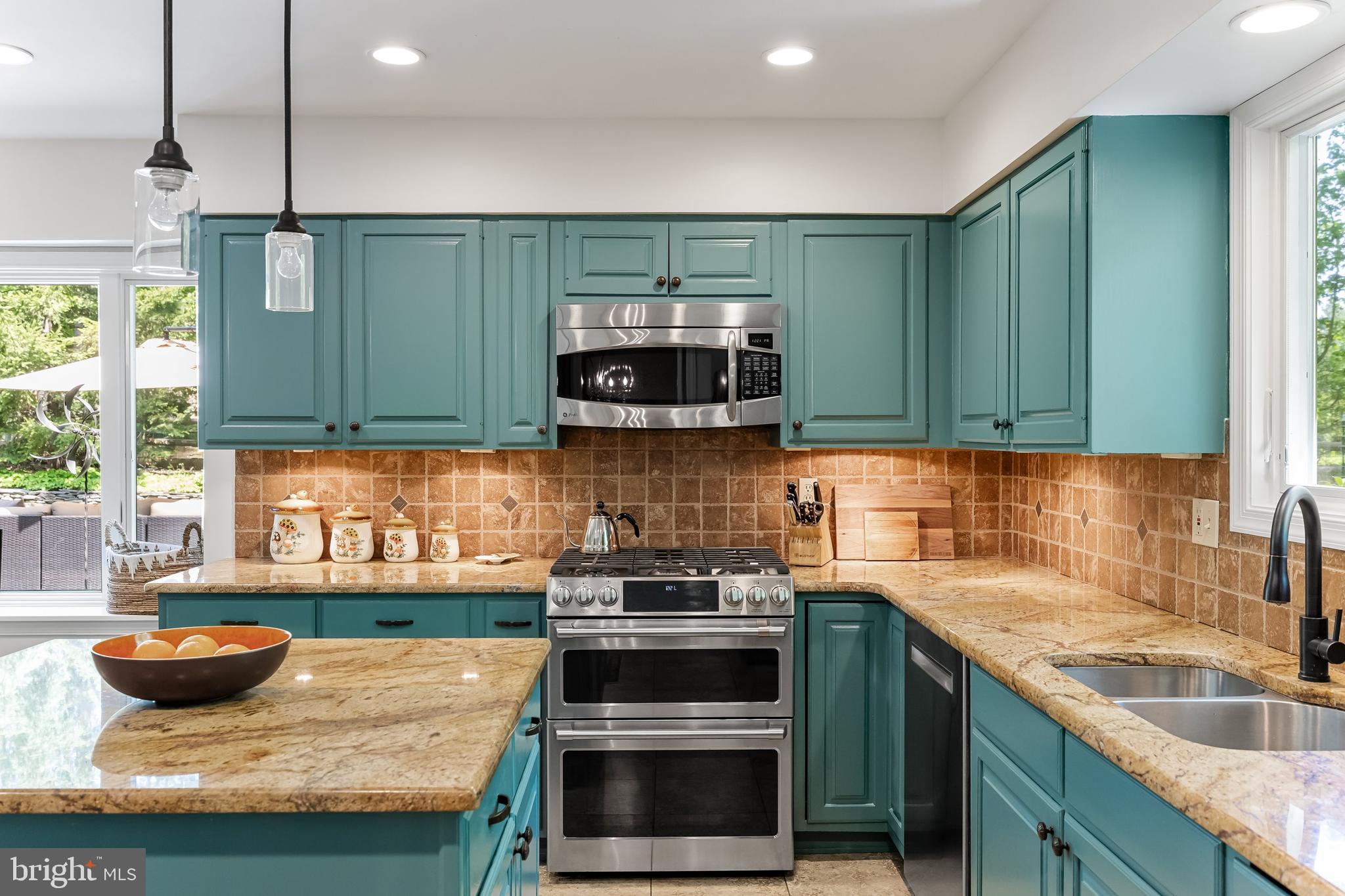 VALENTINE ESTS - Residential