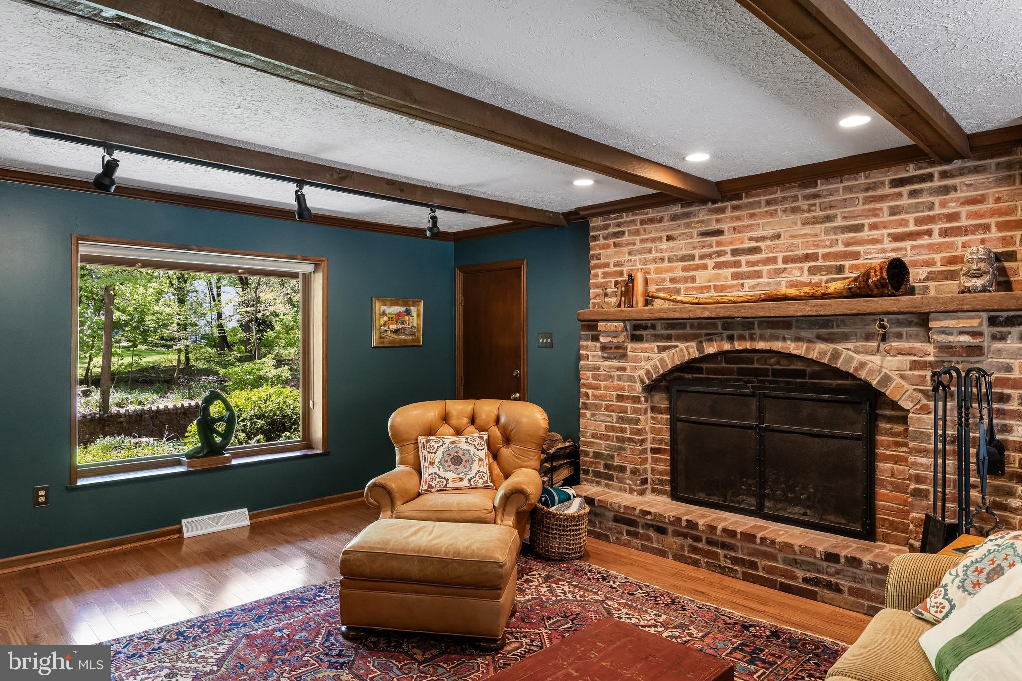 VALENTINE ESTS - Residential