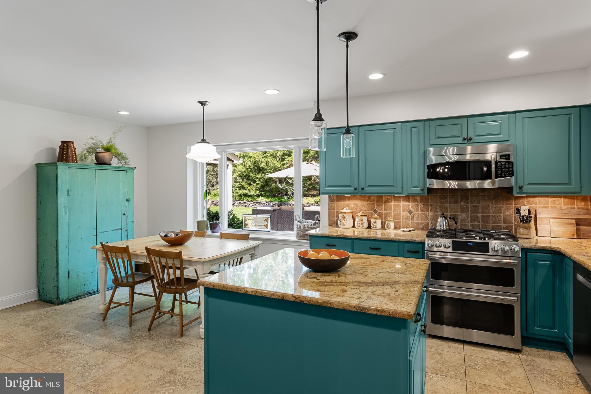 VALENTINE ESTS - Residential