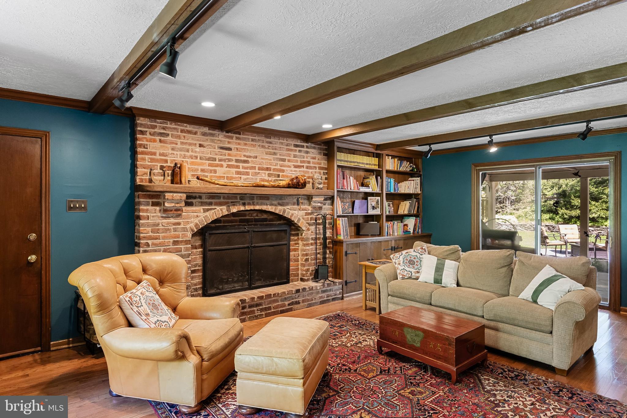 VALENTINE ESTS - Residential