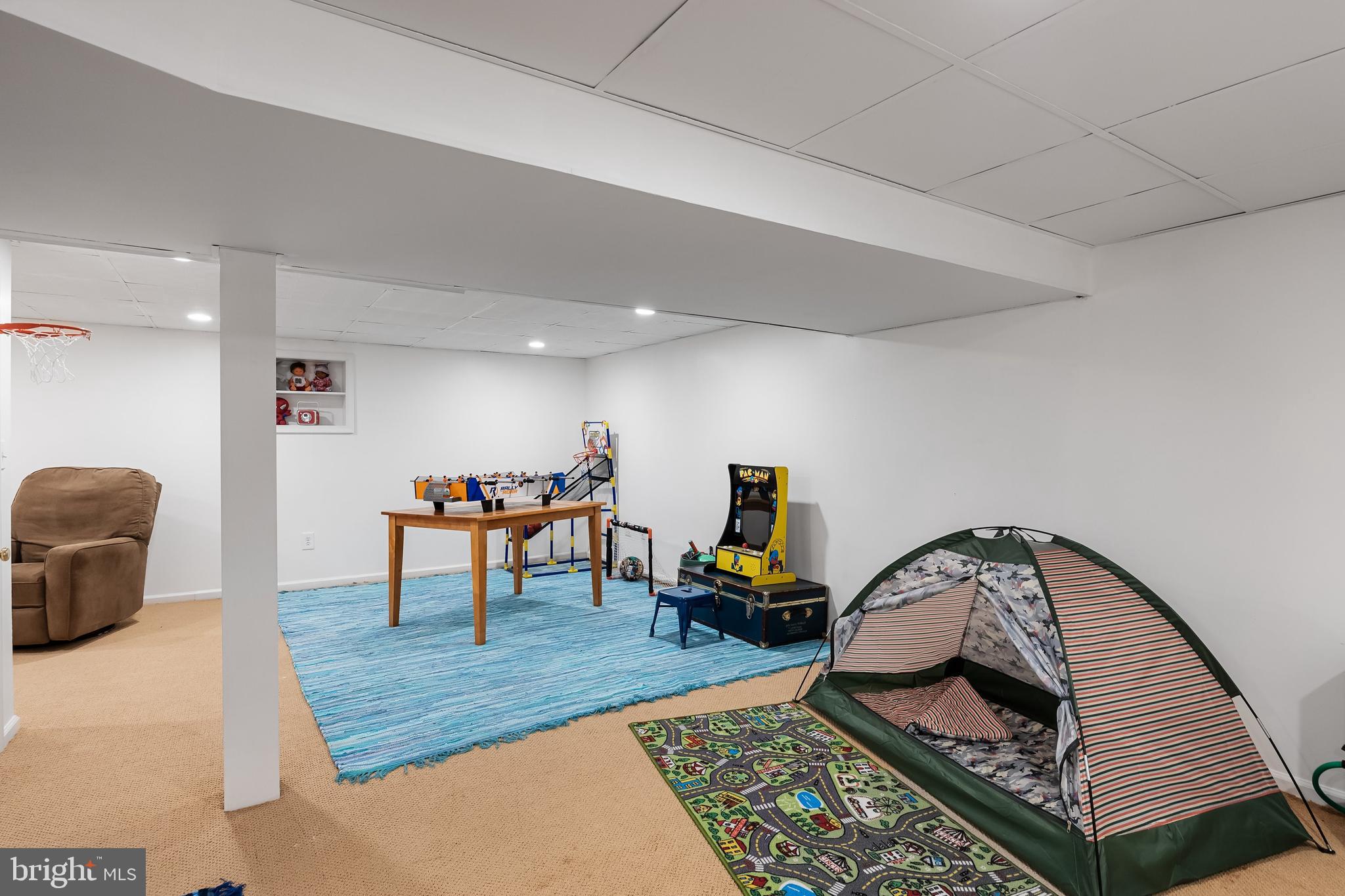 VALENTINE ESTS - Residential