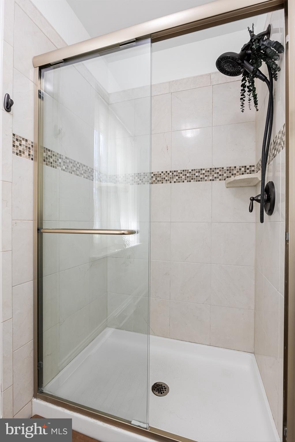 VALENTINE ESTS - Residential