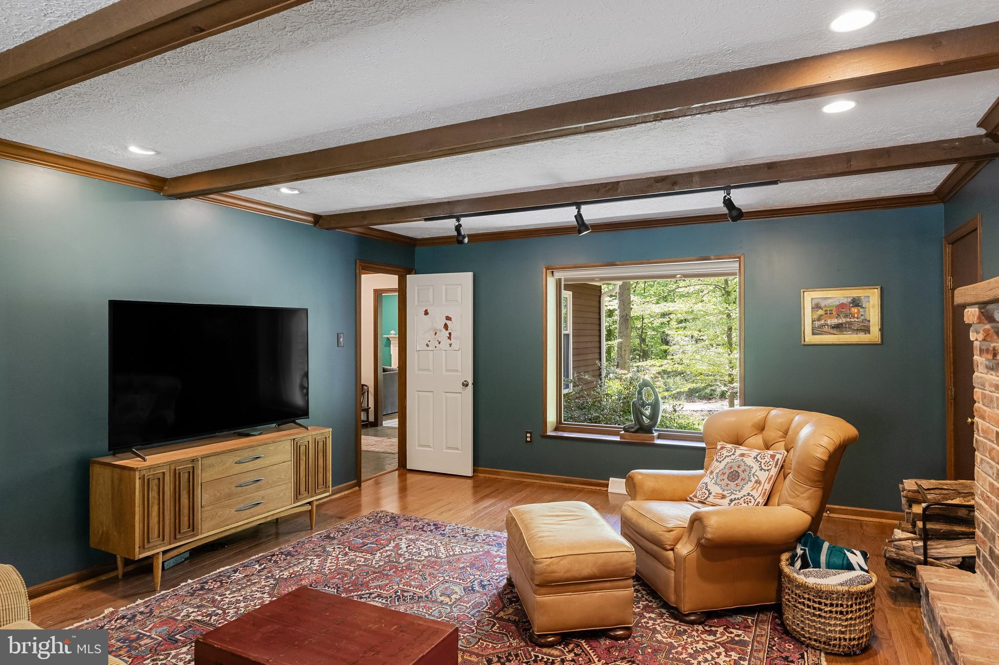 VALENTINE ESTS - Residential