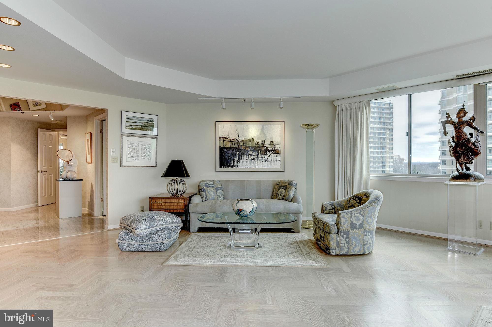 SOMERSET HOUSE - Residential