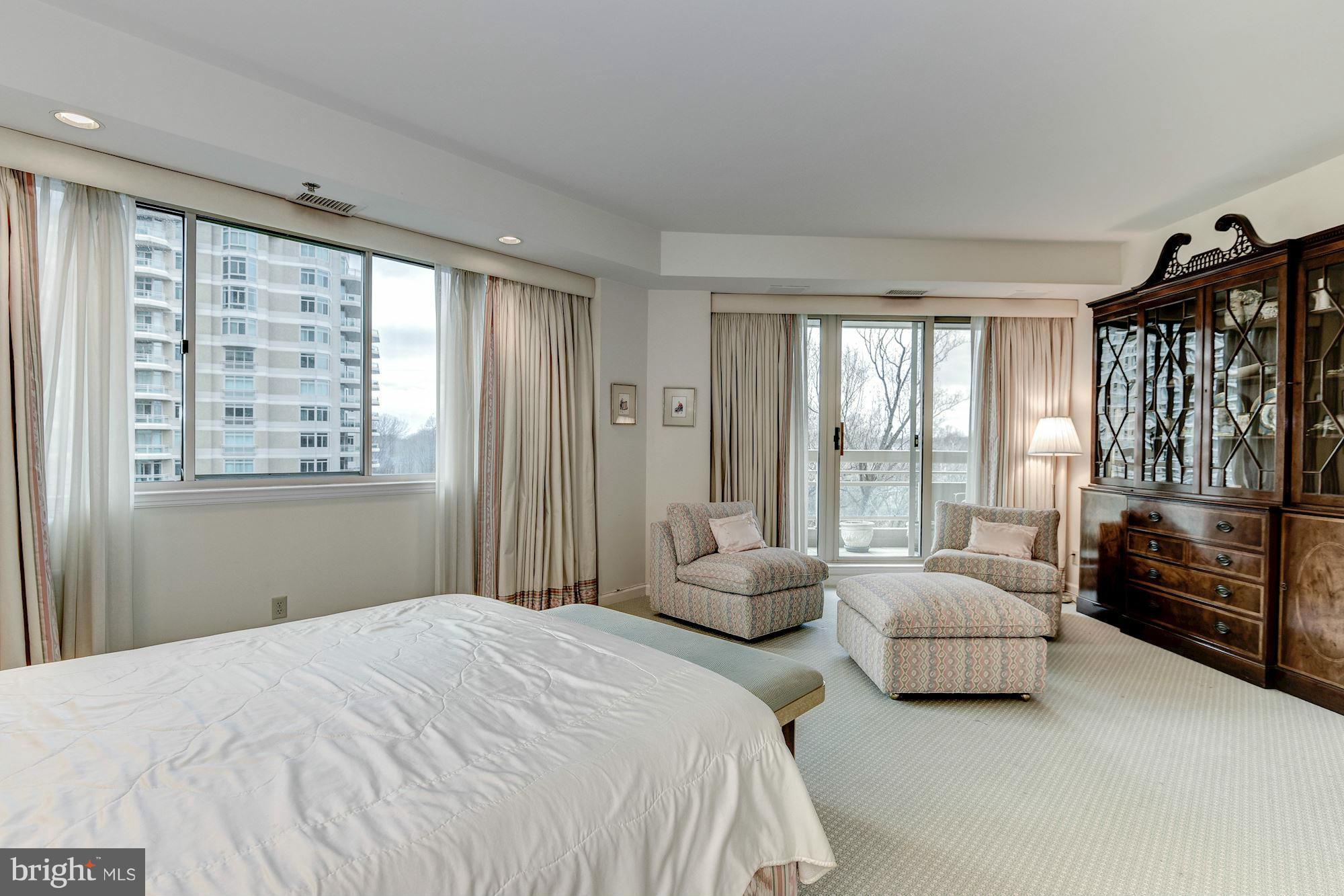 SOMERSET HOUSE - Residential