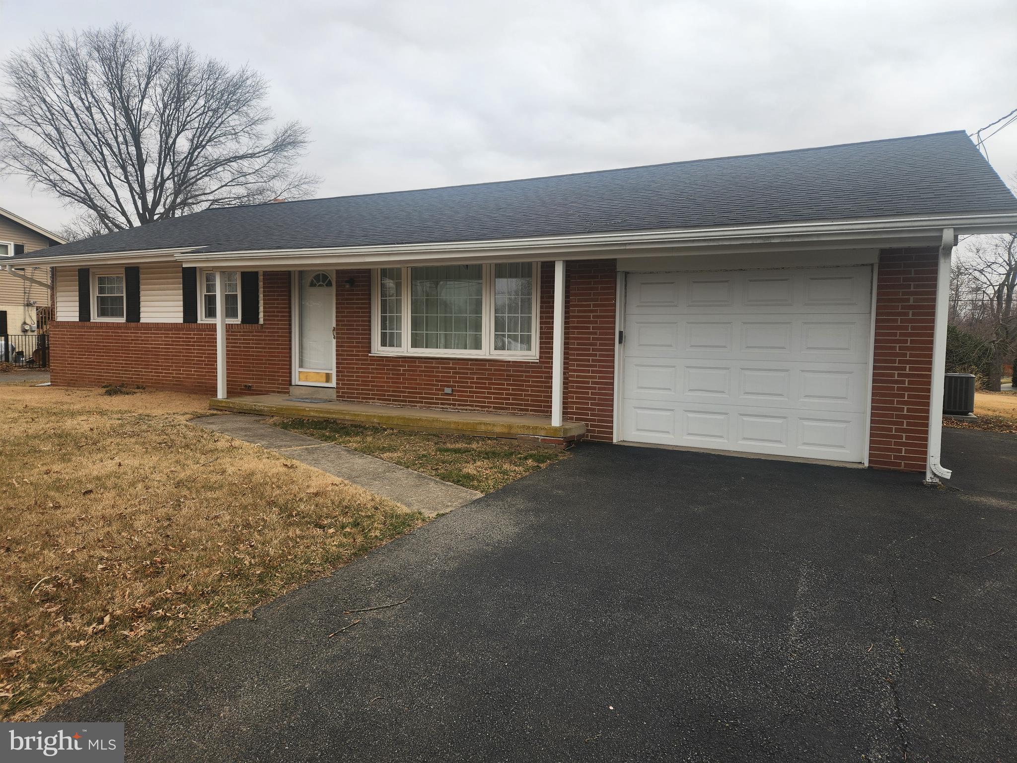 1121 NISSLEY ROAD