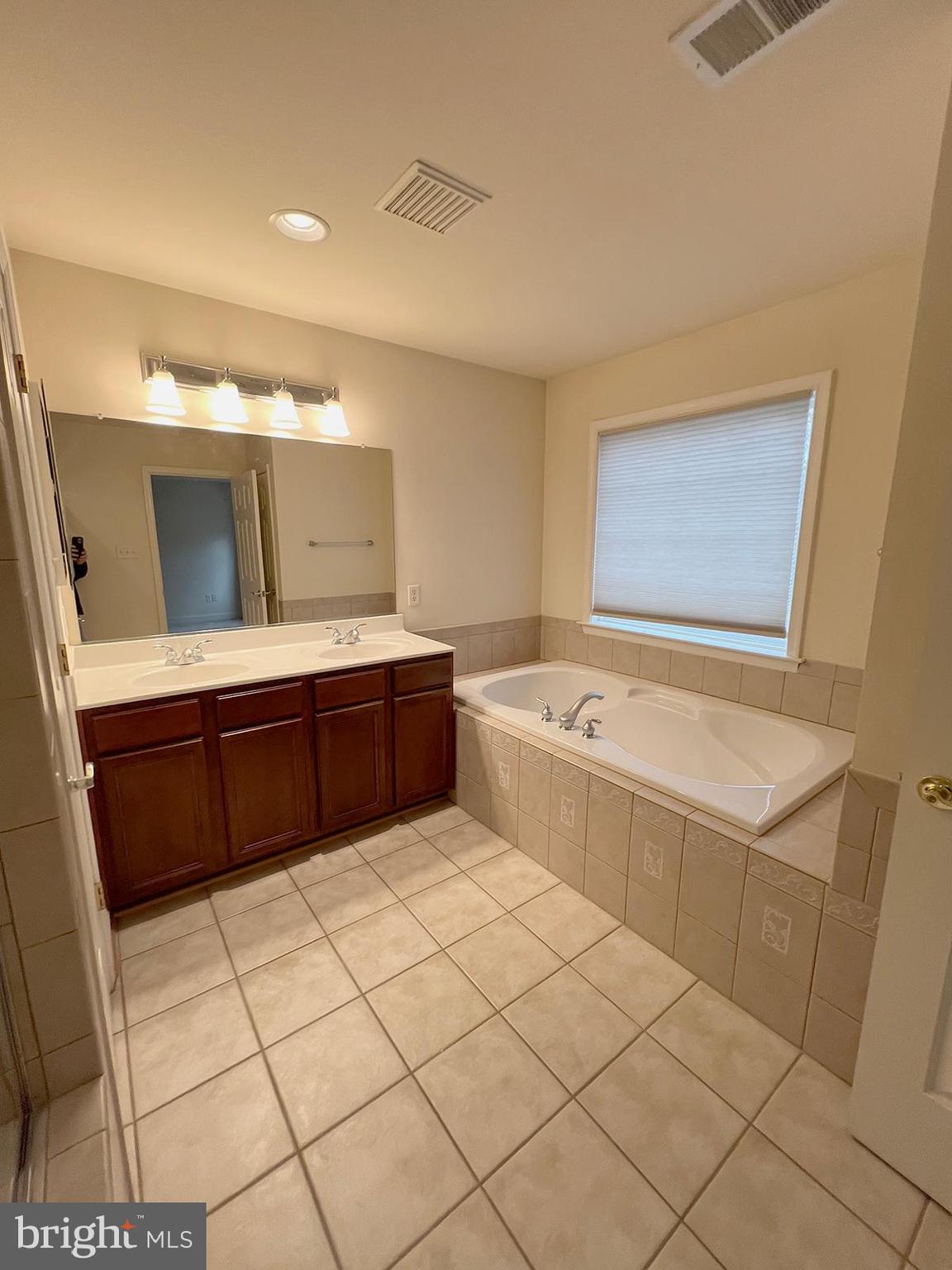 PINEY ORCHARD - Residential Lease