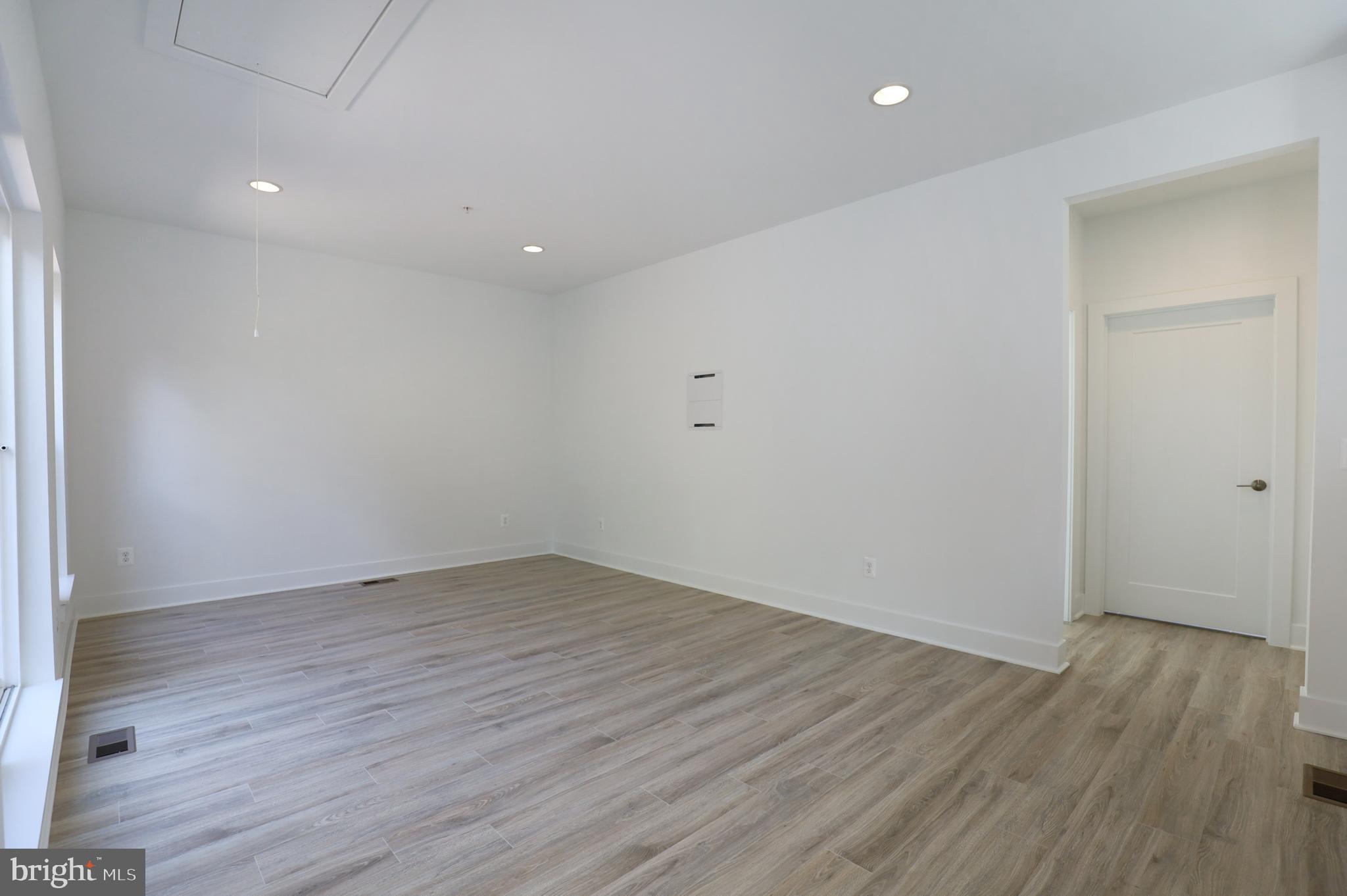 SUTTON HEIGHTS - Residential Lease