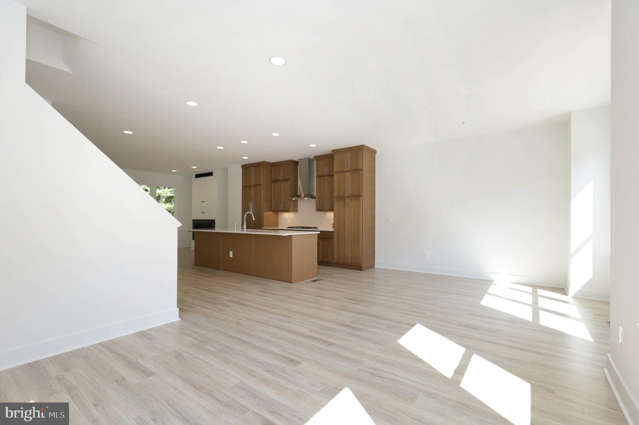 SUTTON HEIGHTS - Residential Lease