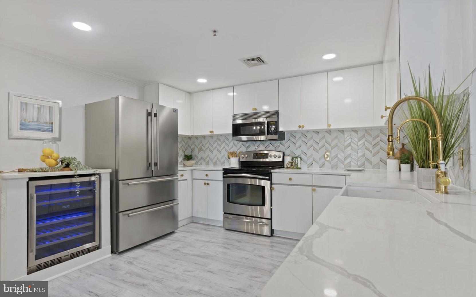 HARBOR EAST - Residential Lease