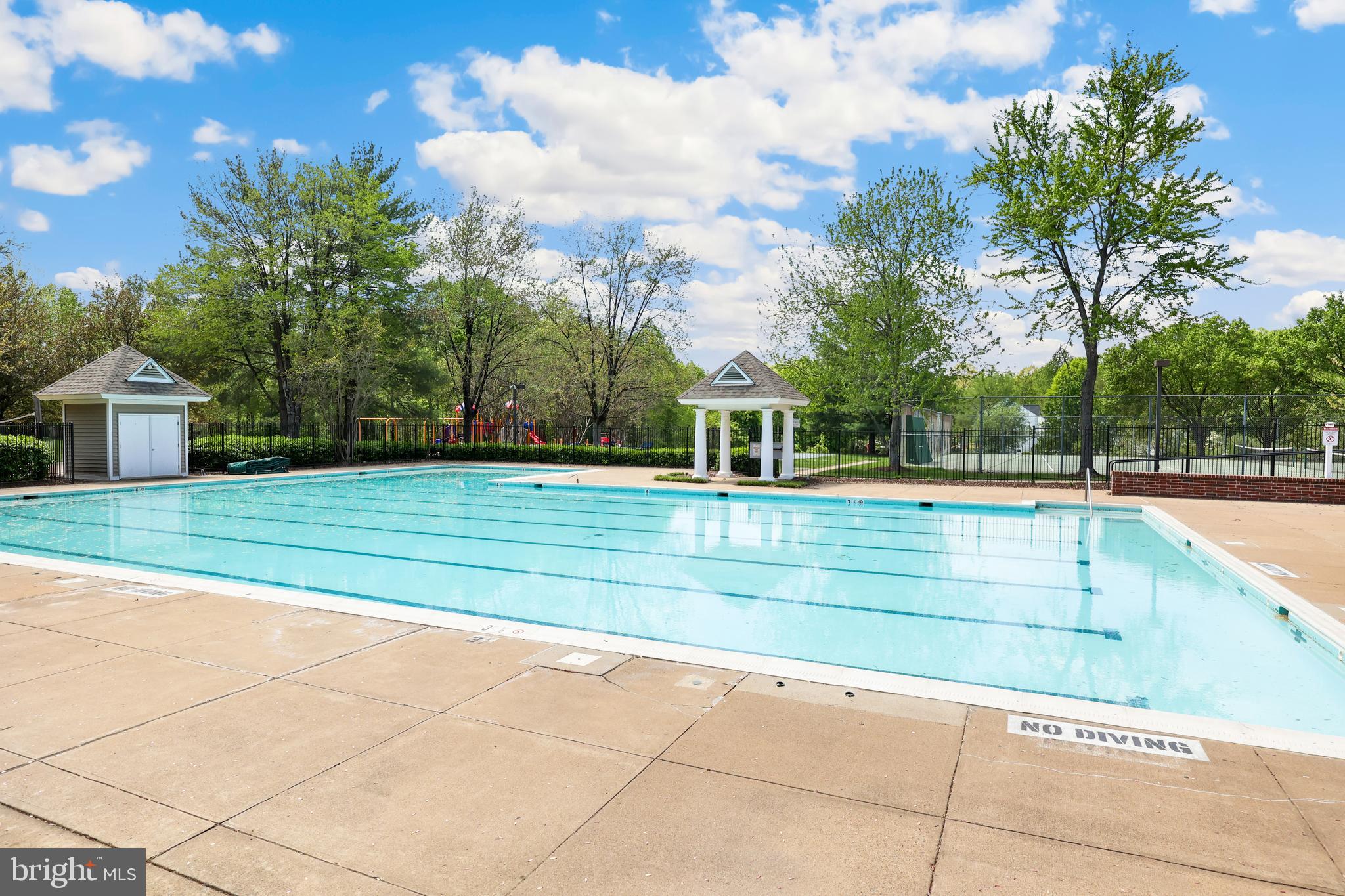 HAMPTON OAKS - Residential