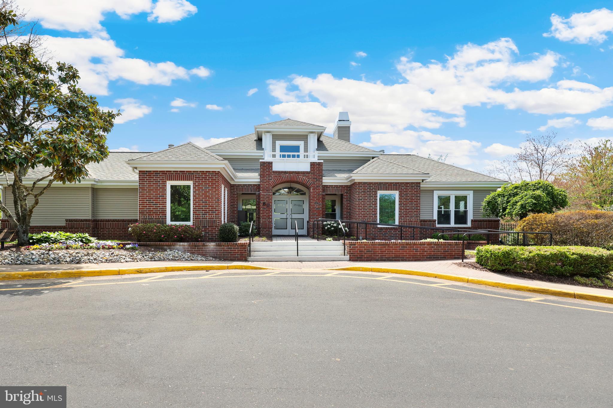 HAMPTON OAKS - Residential