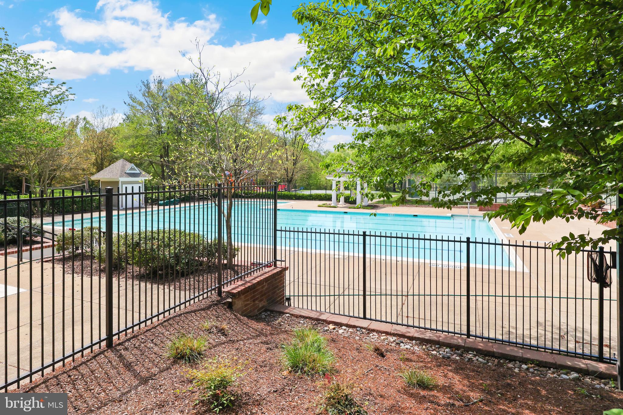 HAMPTON OAKS - Residential