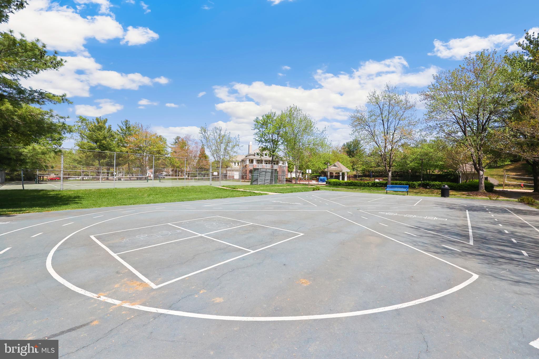 HAMPTON OAKS - Residential