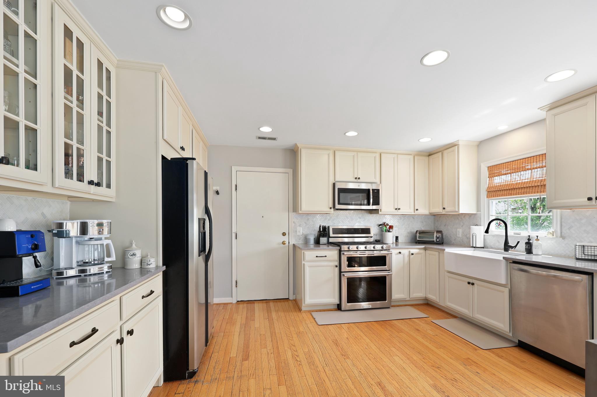 HAMPTON OAKS - Residential