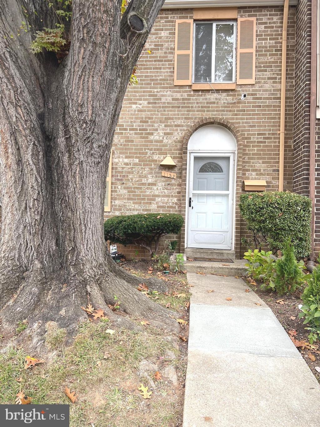 Photo of 1132 W Side Drive #32-B, GAITHERSBURG, MD 20878 (MLS # MDMC2206384)