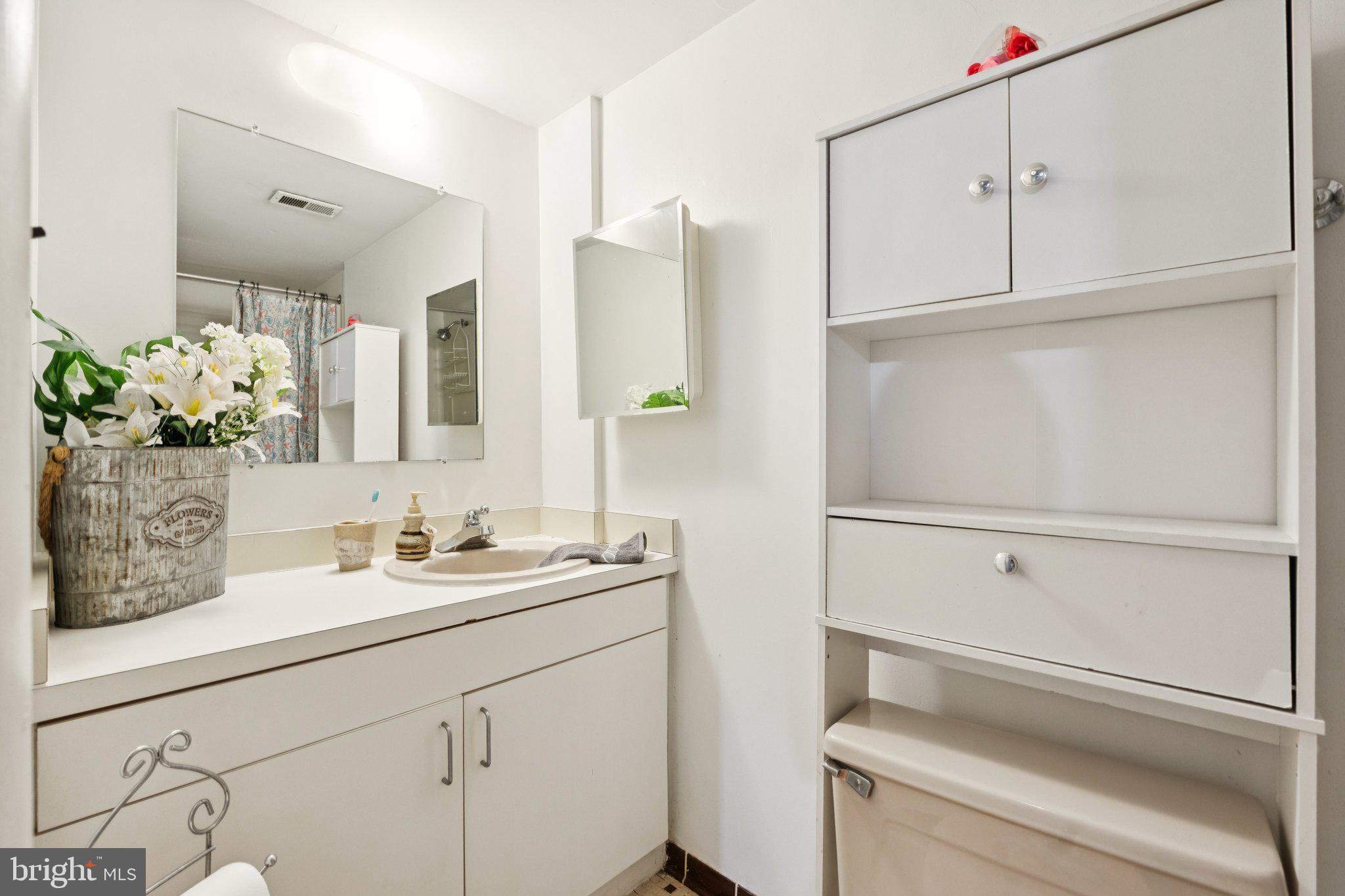 STRATHMEADE SQUARE - Residential Lease