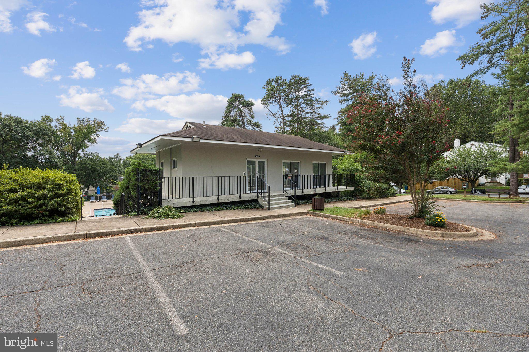 STRATHMEADE SQUARE - Residential Lease