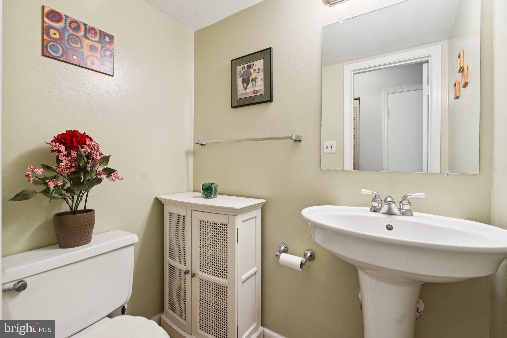 STRATHMEADE SQUARE - Residential Lease